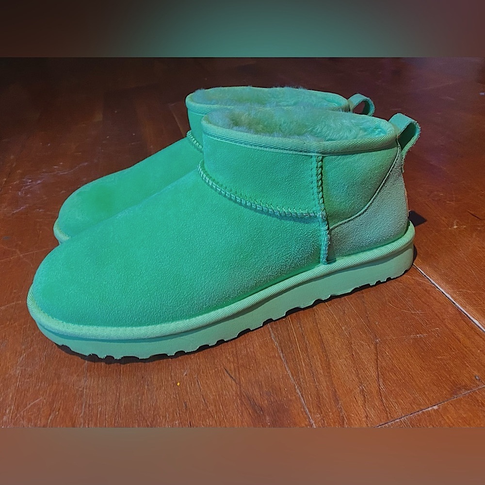 ULTRA MINI UGG PARAKEET